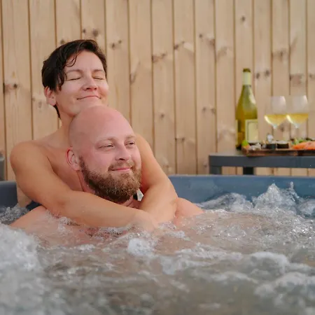 Eco With A Hot Tub And Sauna 別荘 *